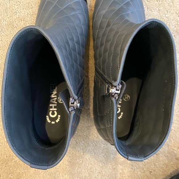 ✨SOLD✨Chanel Quilted Boots - Picture 6 of 7